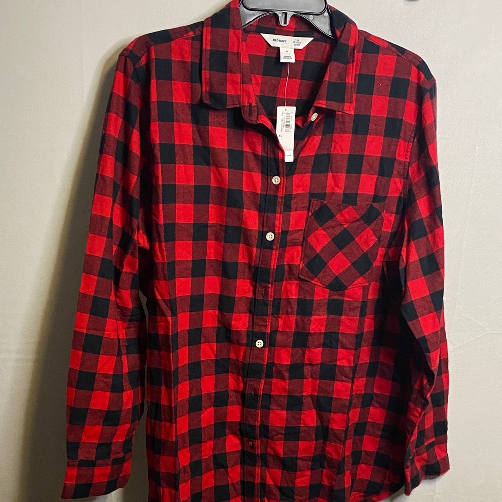 Old Navy Women's Red and Black Plaid Button Down Shirt nwt